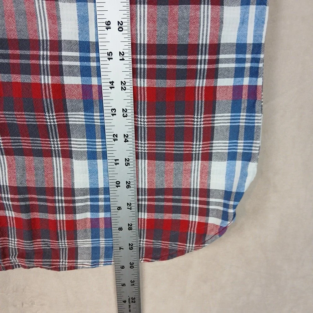 Levis XL Mens Shirt Chambray Short Sleeve 22x28 Plaid Casual‎ Fits A Medium